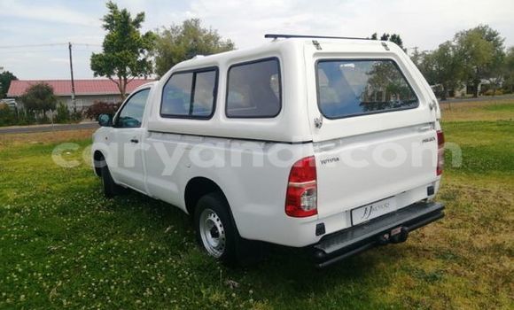 Buy Used Toyota Hilux White Car in Livingstone in Zambia Buy Used Toyota Hilux White Car in Livingstone in Zambia