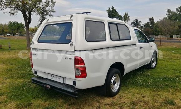 Buy Used Toyota Hilux White Car in Livingstone in Zambia Buy Used Toyota Hilux White Car in Livingstone in Zambia