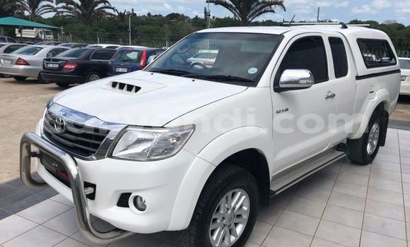 Buy Used Toyota Hilux White Car in Livingstone in Zambia