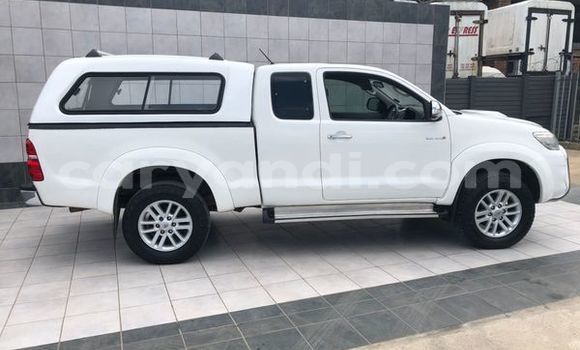 Acheter Occasion Voiture Toyota Hilux Blanc à Livingstone, Zambie Acheter Occasion Voiture Toyota Hilux Blanc à Livingstone, Zambie