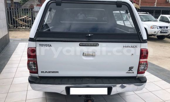 Acheter Occasion Voiture Toyota Hilux Blanc à Livingstone, Zambie Acheter Occasion Voiture Toyota Hilux Blanc à Livingstone, Zambie