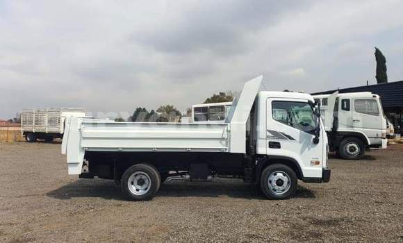 Buy Used Hyundai Chorus White Truck in Lusaka in Zambia Buy Used Hyundai Chorus White Truck in Lusaka in Zambia
