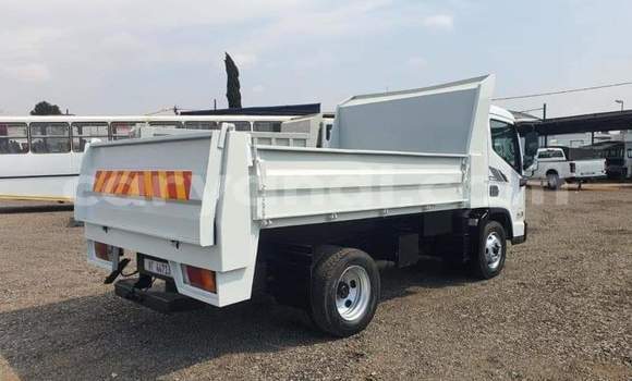 Buy Used Hyundai Chorus White Truck in Lusaka in Zambia Buy Used Hyundai Chorus White Truck in Lusaka in Zambia