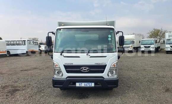 Buy Used Hyundai Chorus White Truck in Lusaka in Zambia Buy Used Hyundai Chorus White Truck in Lusaka in Zambia