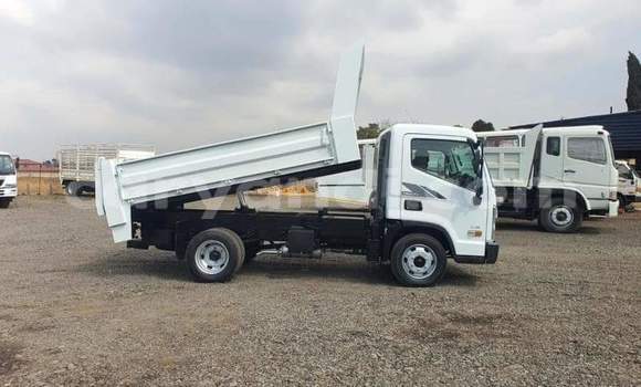 Buy Used Hyundai Chorus White Truck in Lusaka in Zambia Buy Used Hyundai Chorus White Truck in Lusaka in Zambia