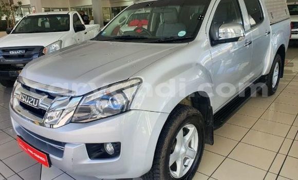 Nunua Ilio tumika Isuzu D–MAX Fedha Gari ndani ya Livingstone nchini Zambia
