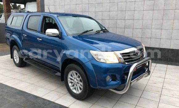 Nunua Ilio tumika Toyota Hilux Bluu Gari ndani ya Livingstone nchini Zambia Nunua Ilio tumika Toyota Hilux Bluu Gari ndani ya Livingstone nchini Zambia