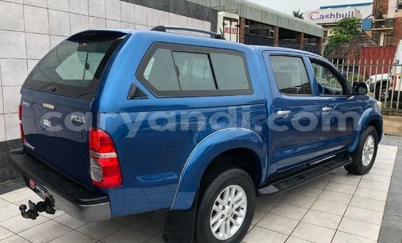 Nunua Ilio tumika Toyota Hilux Bluu Gari ndani ya Livingstone nchini Zambia Nunua Ilio tumika Toyota Hilux Bluu Gari ndani ya Livingstone nchini Zambia