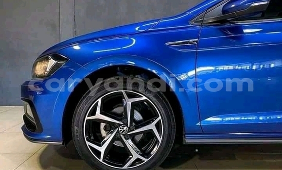 Nunua Ilio tumika Volkswagen Polo Bluu Gari ndani ya Kalabo nchini Magharibi
