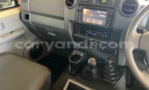 Acheter Occasion Voiture Toyota Land Cruiser Marron à Livingstone, Zambie Acheter Occasion Voiture Toyota Land Cruiser Marron à Livingstone, Zambie