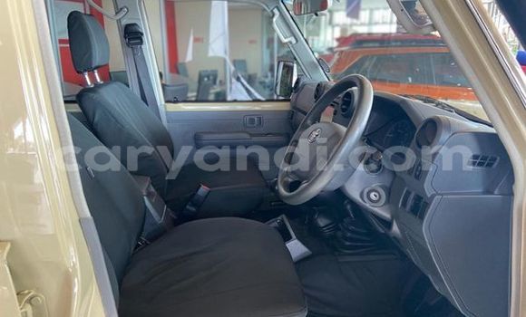 Acheter Occasion Voiture Toyota Land Cruiser Marron à Livingstone, Zambie Acheter Occasion Voiture Toyota Land Cruiser Marron à Livingstone, Zambie