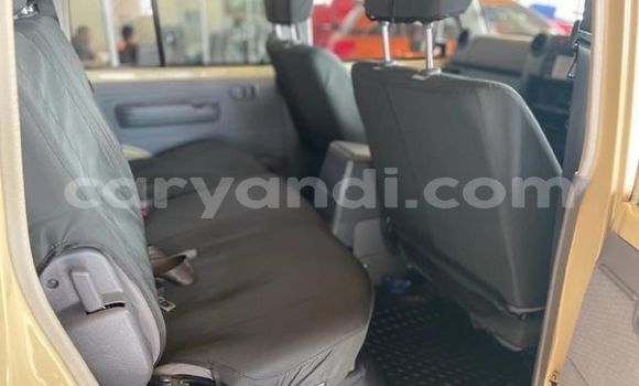 Acheter Occasion Voiture Toyota Land Cruiser Marron à Livingstone, Zambie Acheter Occasion Voiture Toyota Land Cruiser Marron à Livingstone, Zambie