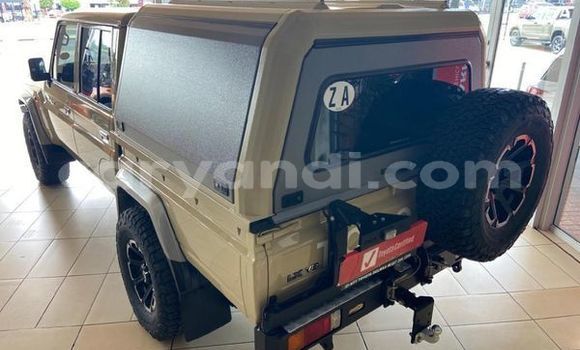 Acheter Occasion Voiture Toyota Land Cruiser Marron à Livingstone, Zambie Acheter Occasion Voiture Toyota Land Cruiser Marron à Livingstone, Zambie