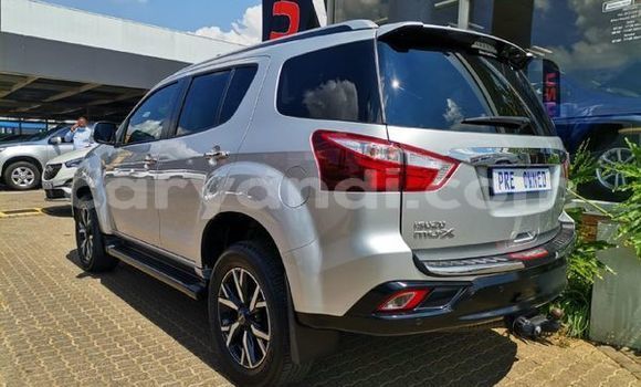 Tenga Tsaru Isuzu KB Sirivha Mota in Livingstone in Zambia Tenga Tsaru Isuzu KB Sirivha Mota in Livingstone in Zambia