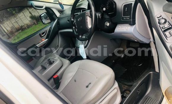 Tenga Tsaru Hyundai H1 Chena Mota in Livingstone in Zambia Tenga Tsaru Hyundai H1 Chena Mota in Livingstone in Zambia