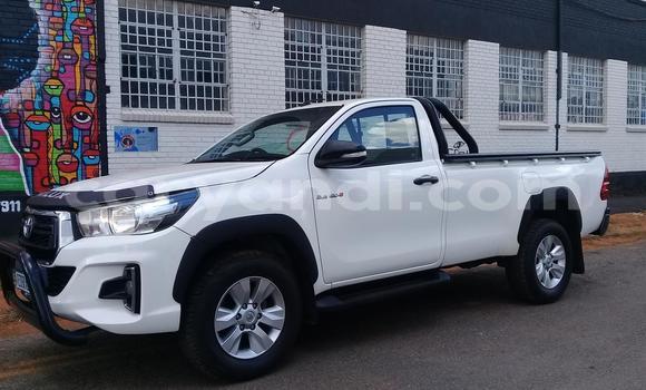 Nunua Ilio tumika Toyota Hilux Nyeupe Gari ndani ya Livingstone nchini Zambia Nunua Ilio tumika Toyota Hilux Nyeupe Gari ndani ya Livingstone nchini Zambia