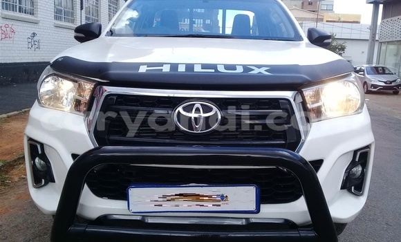 Nunua Ilio tumika Toyota Hilux Nyeupe Gari ndani ya Livingstone nchini Zambia Nunua Ilio tumika Toyota Hilux Nyeupe Gari ndani ya Livingstone nchini Zambia