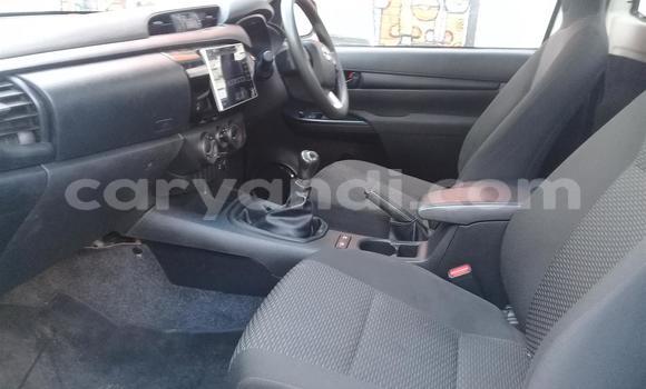 Nunua Ilio tumika Toyota Hilux Nyeupe Gari ndani ya Livingstone nchini Zambia Nunua Ilio tumika Toyota Hilux Nyeupe Gari ndani ya Livingstone nchini Zambia