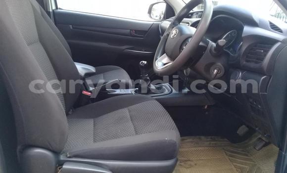 Nunua Ilio tumika Toyota Hilux Nyeupe Gari ndani ya Livingstone nchini Zambia Nunua Ilio tumika Toyota Hilux Nyeupe Gari ndani ya Livingstone nchini Zambia