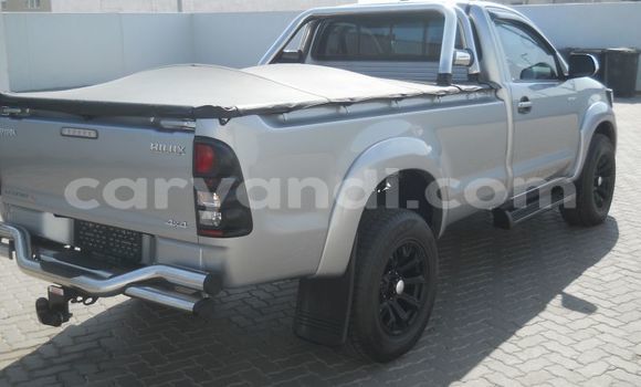 Nunua Ilio tumika Toyota Hilux Fedha Gari ndani ya Livingstone nchini Zambia Nunua Ilio tumika Toyota Hilux Fedha Gari ndani ya Livingstone nchini Zambia