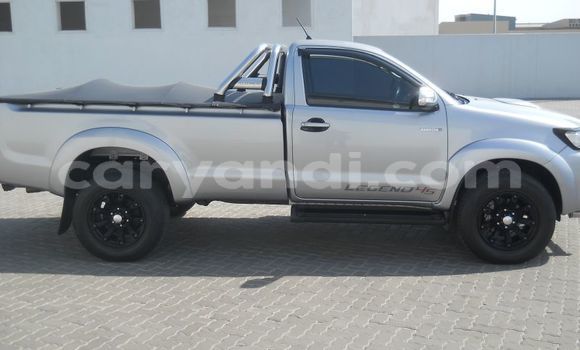 Nunua Ilio tumika Toyota Hilux Fedha Gari ndani ya Livingstone nchini Zambia Nunua Ilio tumika Toyota Hilux Fedha Gari ndani ya Livingstone nchini Zambia