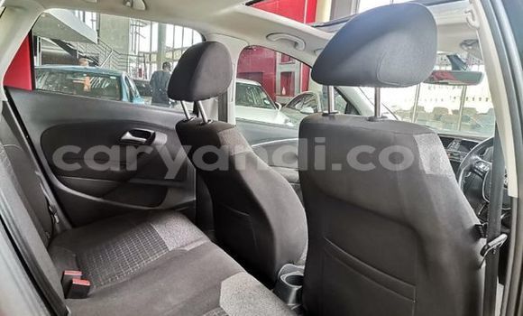 Tenga Tsaru Volkswagen Polo Tsvuku Mota in Livingstone in Zambia Tenga Tsaru Volkswagen Polo Tsvuku Mota in Livingstone in Zambia