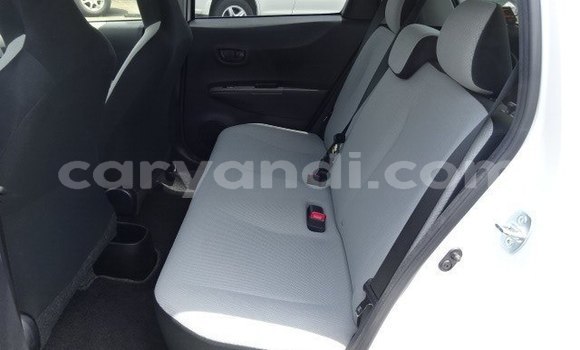 Nunua Ilio tumika Toyota Vitz Nyeupe Gari ndani ya Lusaka nchini Zambia Nunua Ilio tumika Toyota Vitz Nyeupe Gari ndani ya Lusaka nchini Zambia