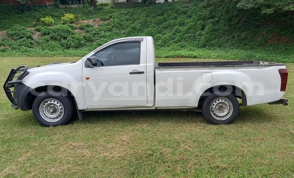 Tenga Tsaru Isuzu KB Chena Mota in Chilanga in Lusaka