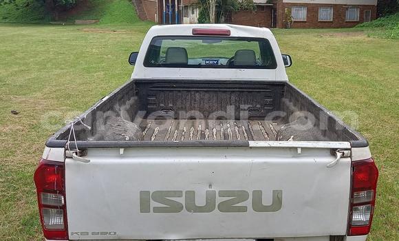 Tenga Tsaru Isuzu KB Chena Mota in Chilanga in Lusaka Tenga Tsaru Isuzu KB Chena Mota in Chilanga in Lusaka