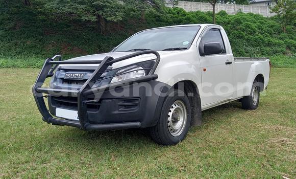 Tenga Tsaru Isuzu KB Chena Mota in Chilanga in Lusaka Tenga Tsaru Isuzu KB Chena Mota in Chilanga in Lusaka