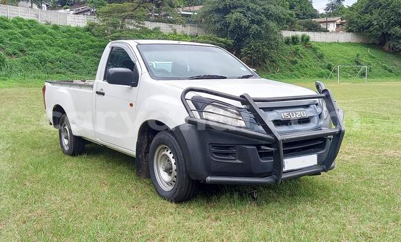 Tenga Tsaru Isuzu KB Chena Mota in Chilanga in Lusaka Tenga Tsaru Isuzu KB Chena Mota in Chilanga in Lusaka