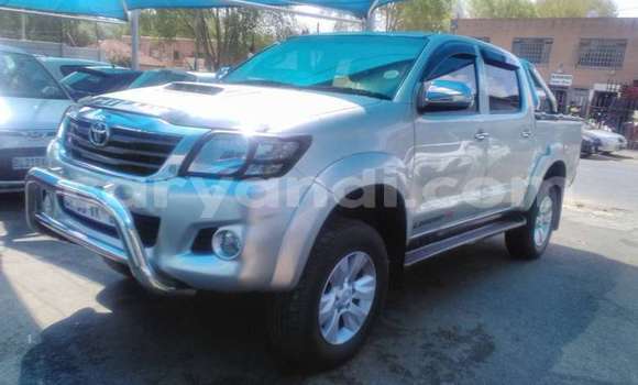 Buy Used Toyota Hilux Silver Car in Chilanga in Lusaka Buy Used Toyota Hilux Silver Car in Chilanga in Lusaka