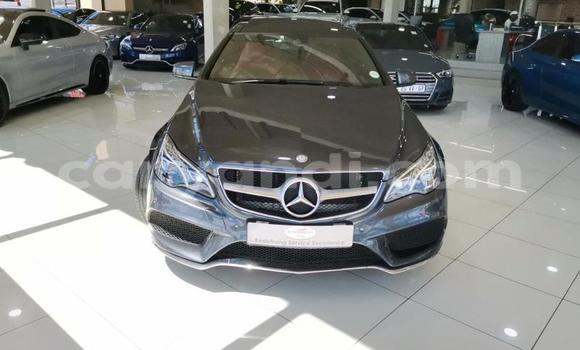 Tenga Tsaru Mercedes-Benz E-Classe Nhema Mota in Lusaka in Zambia Tenga Tsaru Mercedes-Benz E-Classe Nhema Mota in Lusaka in Zambia