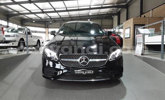 Nunua Ilio tumika Mercedes-Benz E-Classe Nyeusi Gari ndani ya Lusaka nchini Zambia Nunua Ilio tumika Mercedes-Benz E-Classe Nyeusi Gari ndani ya Lusaka nchini Zambia
