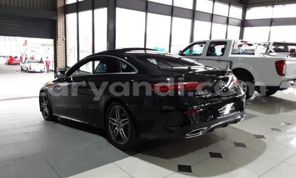 Nunua Ilio tumika Mercedes-Benz E-Classe Nyeusi Gari ndani ya Lusaka nchini Zambia Nunua Ilio tumika Mercedes-Benz E-Classe Nyeusi Gari ndani ya Lusaka nchini Zambia
