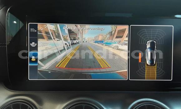 Nunua Ilio tumika Mercedes-Benz E-Classe Nyeusi Gari ndani ya Lusaka nchini Zambia Nunua Ilio tumika Mercedes-Benz E-Classe Nyeusi Gari ndani ya Lusaka nchini Zambia