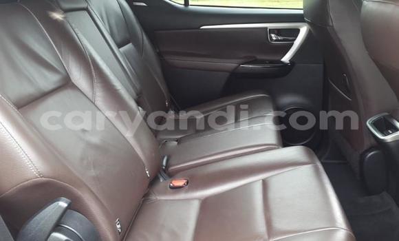 Acheter Occasion Voiture Toyota Hilux Blanc à Lusaka, Zambie Acheter Occasion Voiture Toyota Hilux Blanc à Lusaka, Zambie