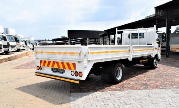 Buy Used Hino 300 Series White Truck in Chilanga in Lusaka Buy Used Hino 300 Series White Truck in Chilanga in Lusaka