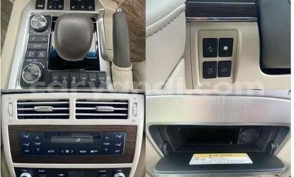 Acheter Import Voiture Toyota Land Cruiser Blanc à Lusaka, Zambie Acheter Import Voiture Toyota Land Cruiser Blanc à Lusaka, Zambie