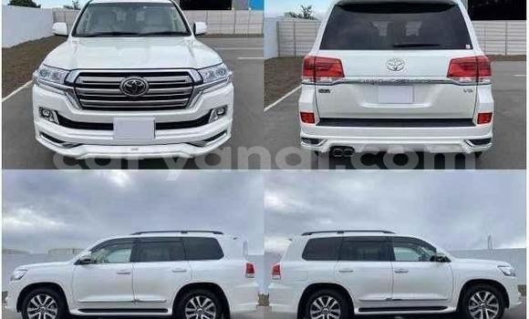 Acheter Import Voiture Toyota Land Cruiser Blanc à Lusaka, Zambie Acheter Import Voiture Toyota Land Cruiser Blanc à Lusaka, Zambie