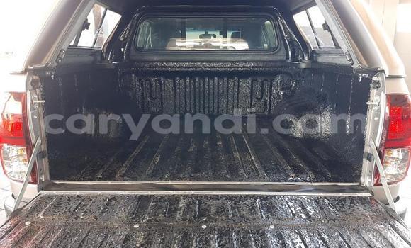 Acheter Occasion Voiture Toyota Hilux Gris à Lusaka, Zambie Acheter Occasion Voiture Toyota Hilux Gris à Lusaka, Zambie