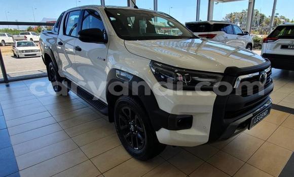 Buy Used Toyota Hilux White Car in Lusaka in Zambia