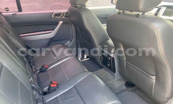 Acheter Occasion Voiture Ford Everest Autre à Livingstone, Zambie Acheter Occasion Voiture Ford Everest Autre à Livingstone, Zambie