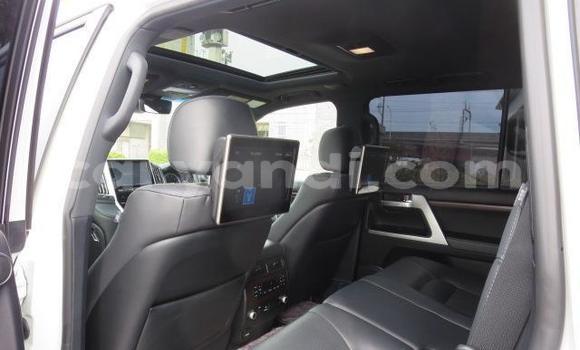 Buy Import Toyota Land Cruiser White Car in Lusaka in Zambia Buy Import Toyota Land Cruiser White Car in Lusaka in Zambia