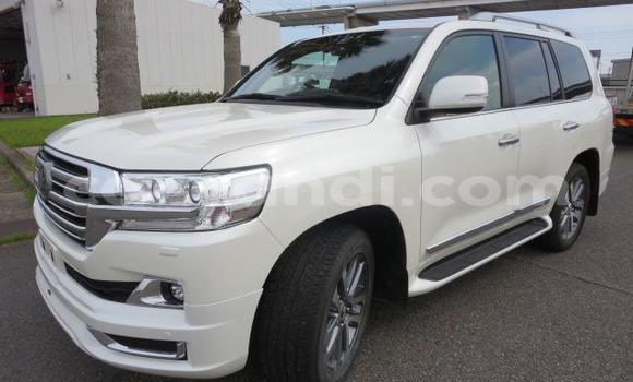 Buy Import Toyota Land Cruiser White Car in Lusaka in Zambia Buy Import Toyota Land Cruiser White Car in Lusaka in Zambia