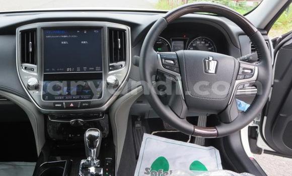 Buy Used Toyota Crown White Car in Chilanga in Lusaka Buy Used Toyota Crown White Car in Chilanga in Lusaka