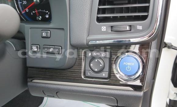 Buy Used Toyota Crown White Car in Chilanga in Lusaka Buy Used Toyota Crown White Car in Chilanga in Lusaka