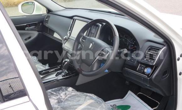 Buy Used Toyota Crown White Car in Chilanga in Lusaka Buy Used Toyota Crown White Car in Chilanga in Lusaka