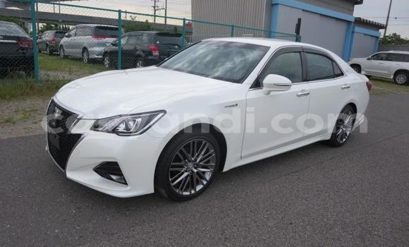 Buy Used Toyota Crown White Car in Chilanga in Lusaka Buy Used Toyota Crown White Car in Chilanga in Lusaka