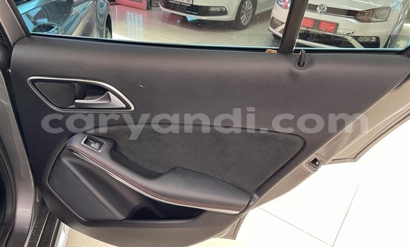 Buy Used Mercedes-Benz GLC 250D Silver Car in Lusaka in Zambia Buy Used Mercedes-Benz GLC 250D Silver Car in Lusaka in Zambia